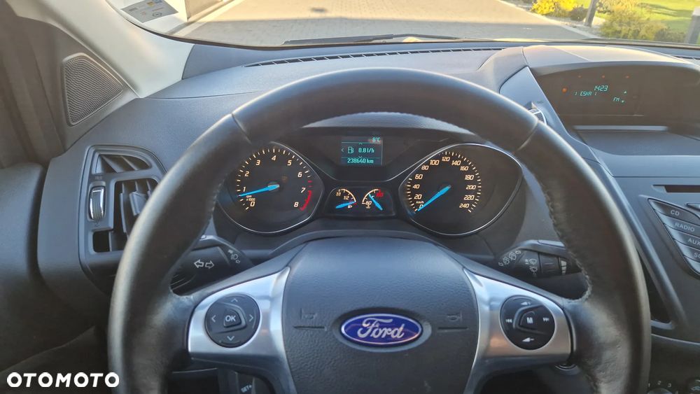 Ford Kuga 1.6 EcoBoost 2x4 Titanium - 16