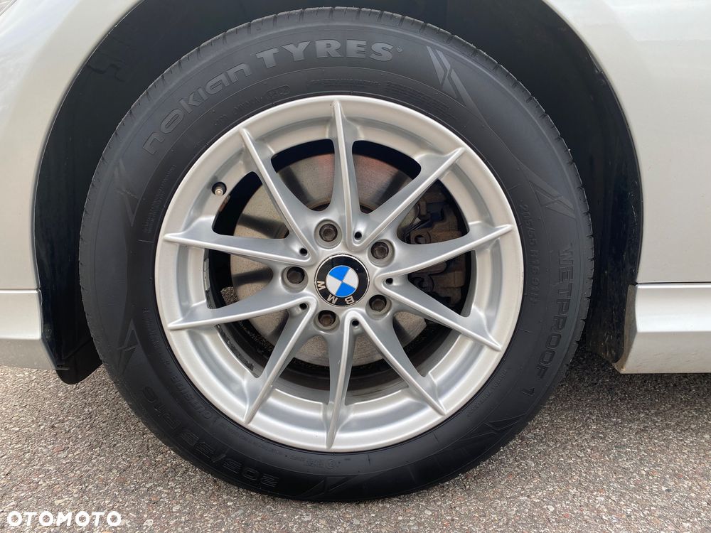 BMW Seria 3 320d DPF Touring - 22