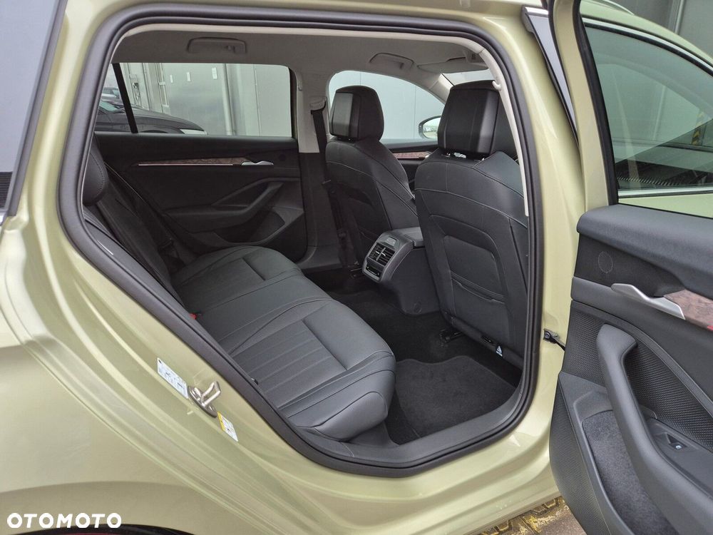 Skoda Superb 2.0 TDI SCR 4x4 L&K DSG - 13