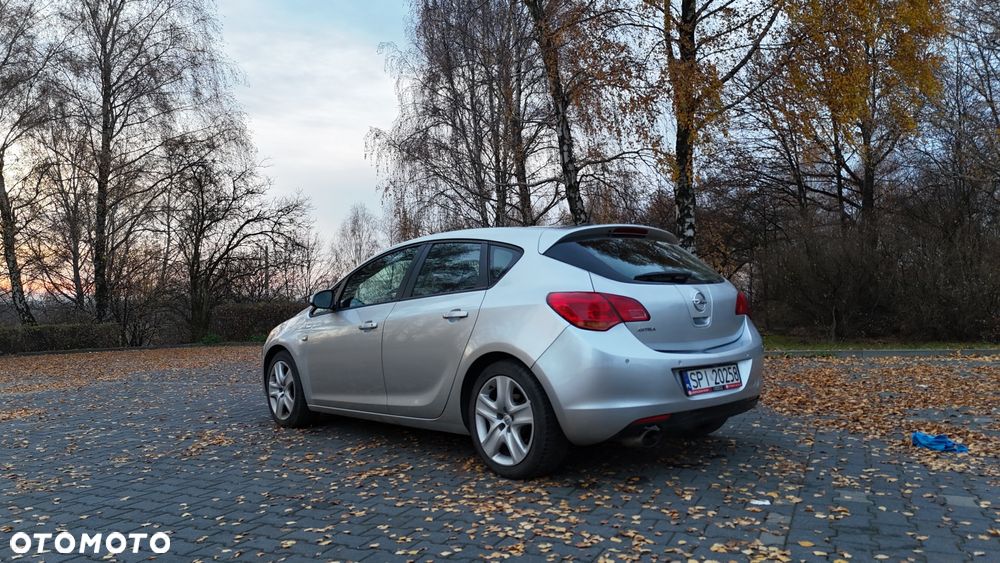 Opel Astra 1.4 Turbo - 4