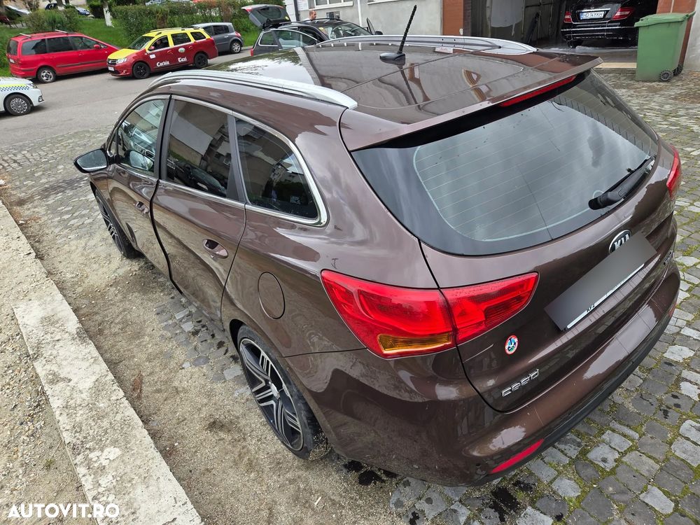 Kia Ceed 1.6 CRDi 128 Aut. Platinum Edition - 4
