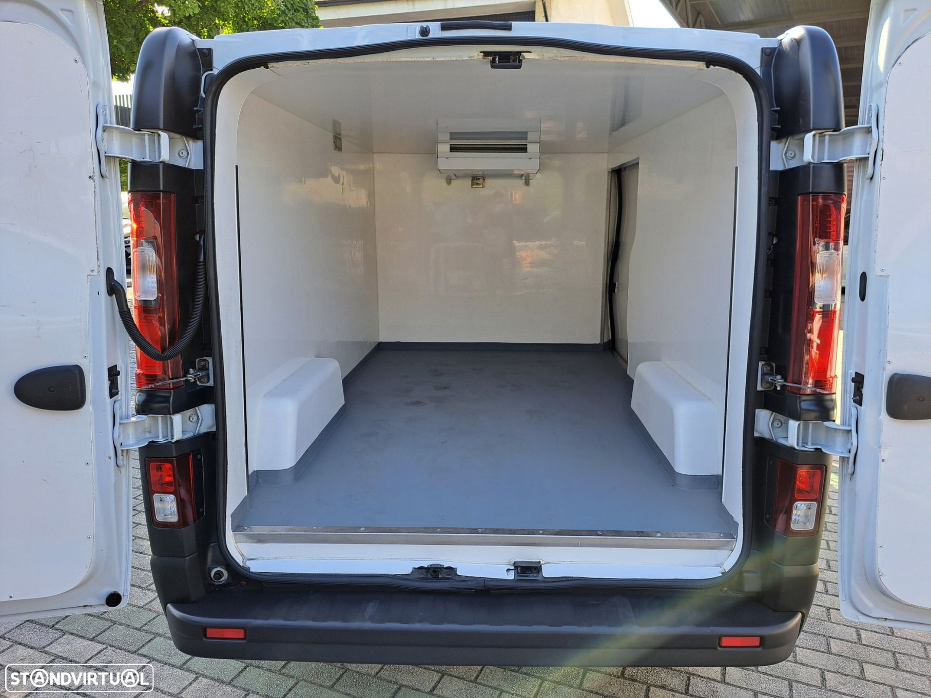 Renault Trafic - 1