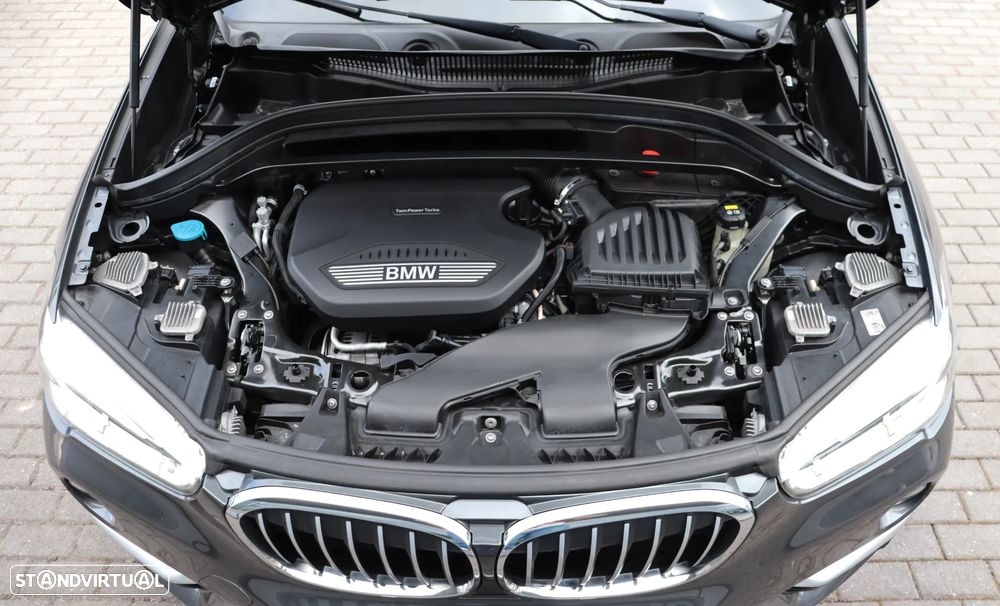 BMW X1 16 d sDrive xLine Auto — fotografia 35