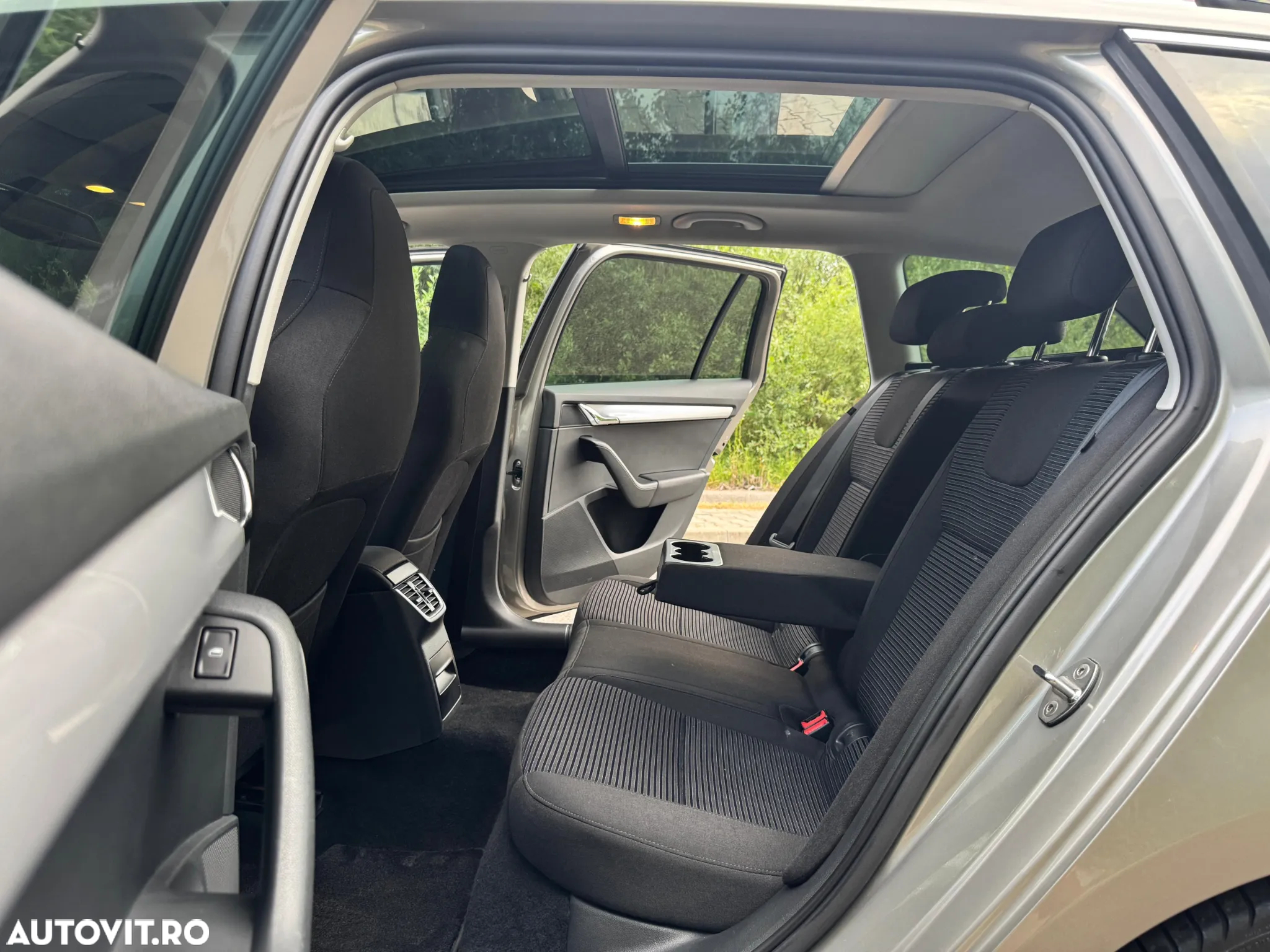 Skoda Octavia 1.6 TDI ELEGANCE - 35