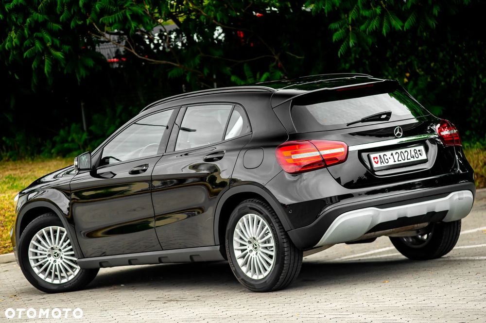 Mercedes-Benz GLA 250 4Matic 7G-DCT Activity Edition - 16