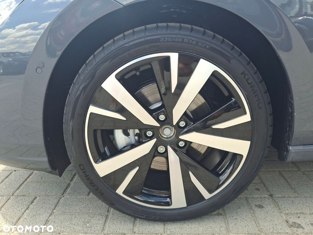 Volkswagen Golf - 11