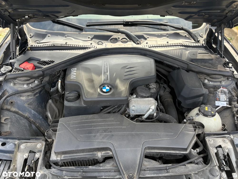 BMW Seria 3 320i Sport Line - 9