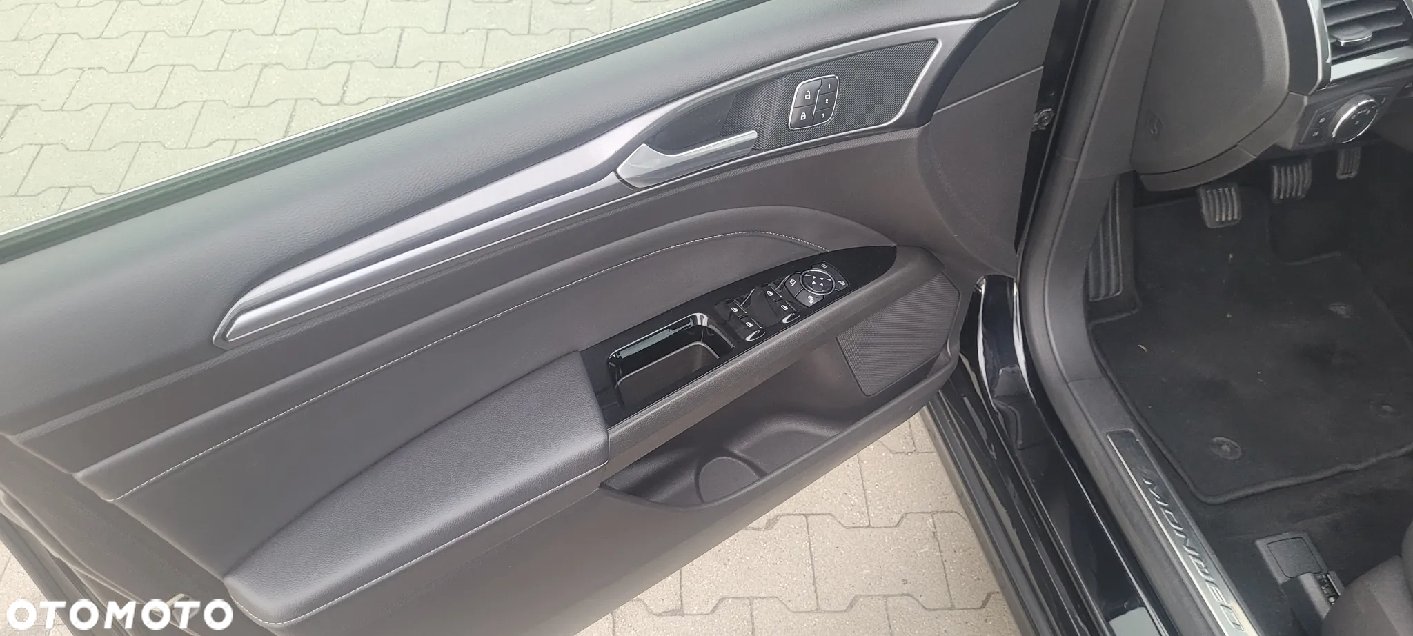 Ford Mondeo 2.0 EcoBlue Titanium - 28