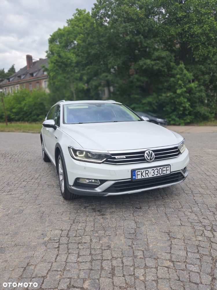 Volkswagen Passat 2.0 TDI SCR 4Mot DSG Comfortline - 4