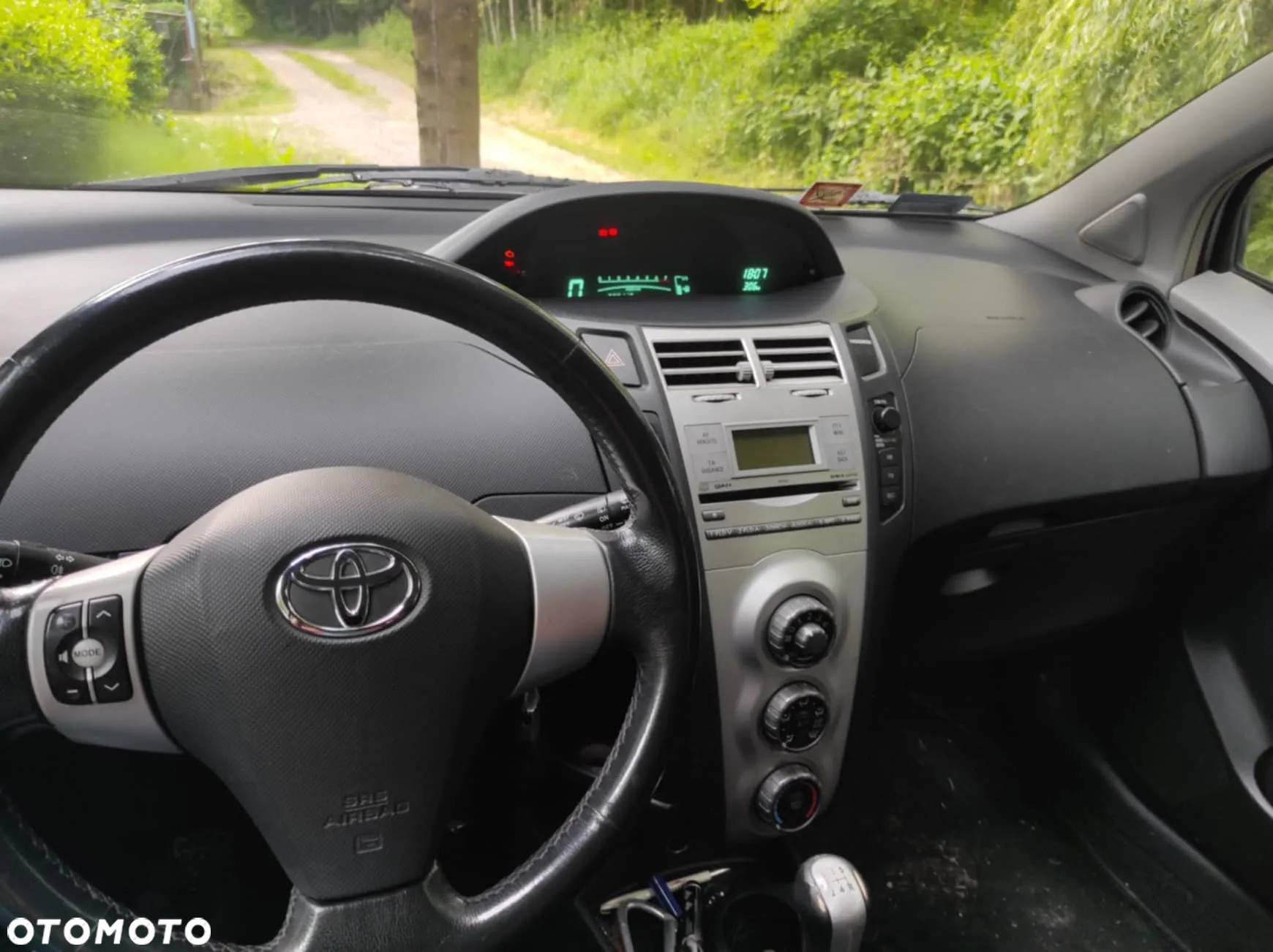 Toyota Yaris 1.3 VVT-i Luna - 3