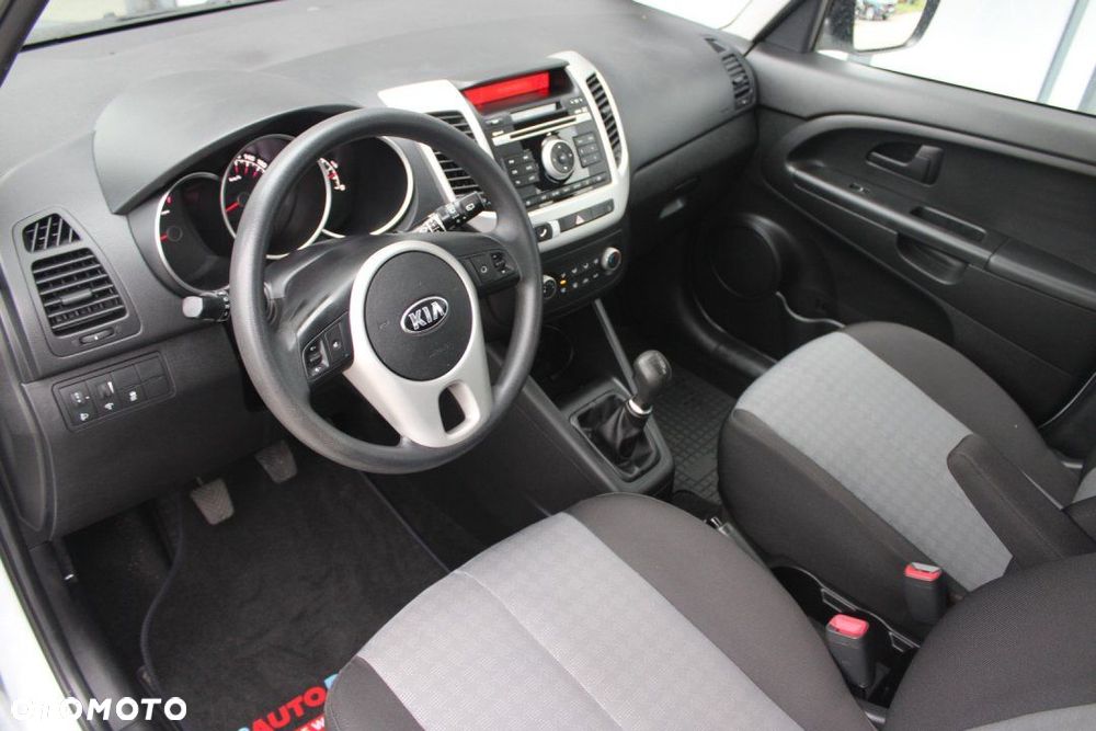 Kia Venga - 18