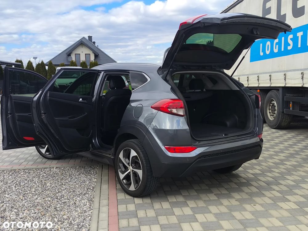 Hyundai Tucson 1.7 CRDI BlueDrive Style 2WD - 17