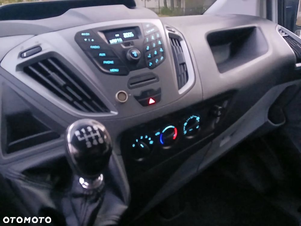 Ford TRANSIT CUSTOM - 24