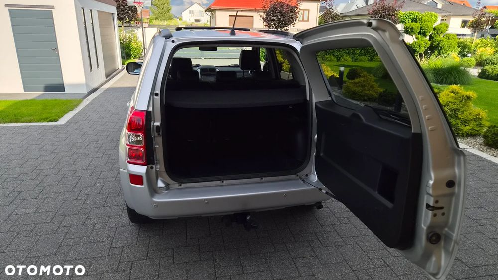 Suzuki Grand Vitara 1.9 DDiS Premium EU5 - 33