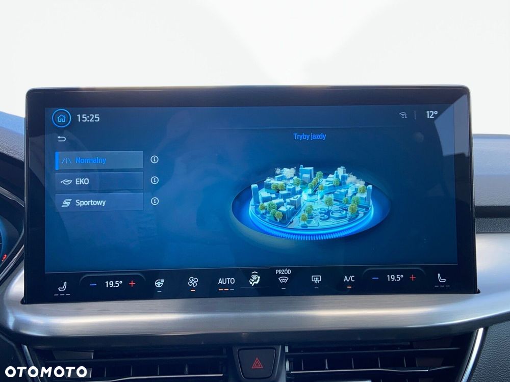 Ford Focus 1.0 EcoBoost Titanium X - 26