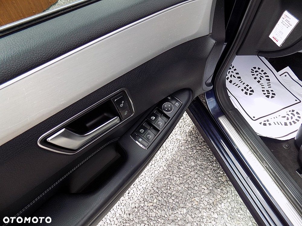 Mercedes-Benz Klasa E 200 BlueTEC - 9