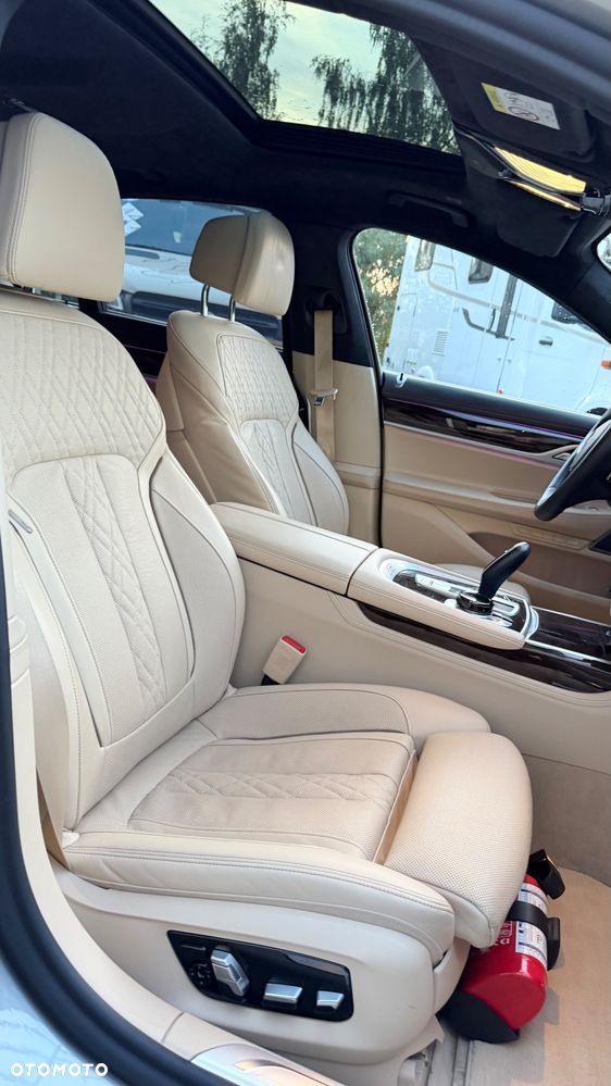 BMW Seria 7 - 21