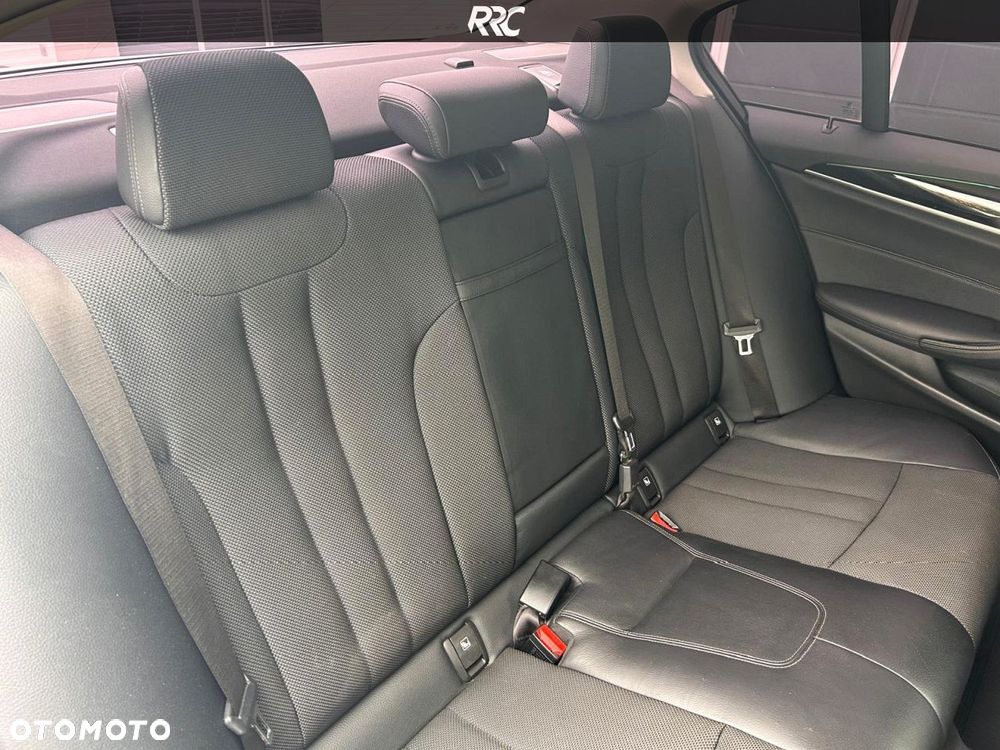 BMW Seria 5 530i Sport Line - 23