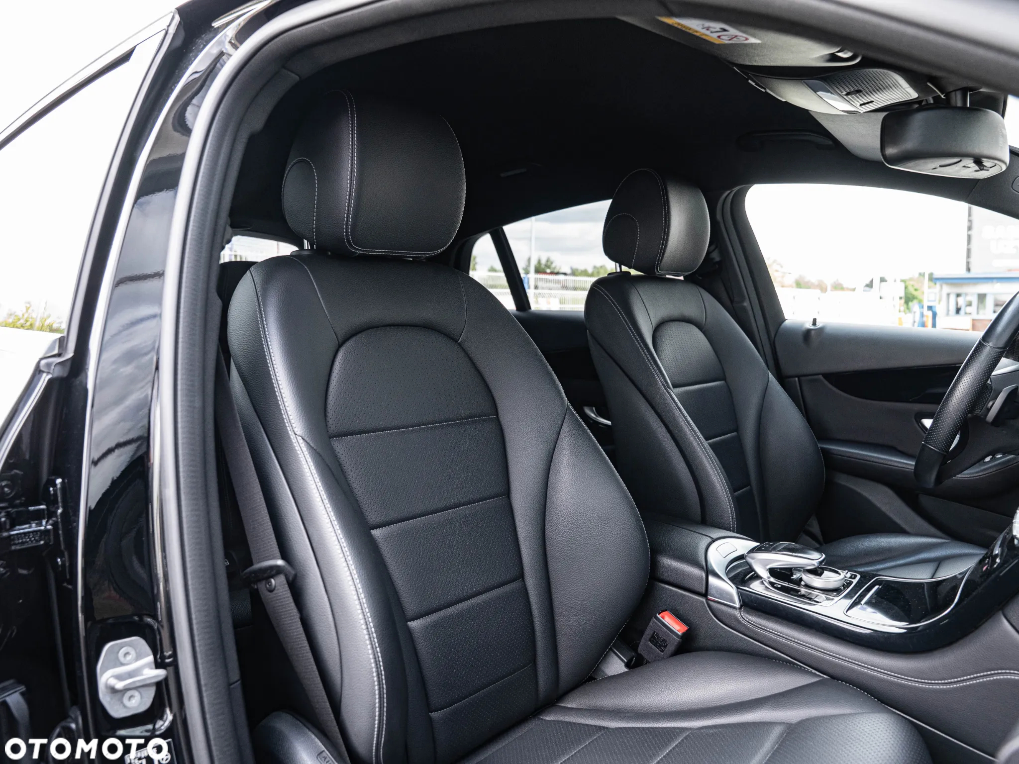 Mercedes-Benz GLC 300 Coupe 4Matic 9G-TRONIC Exclusive - 27