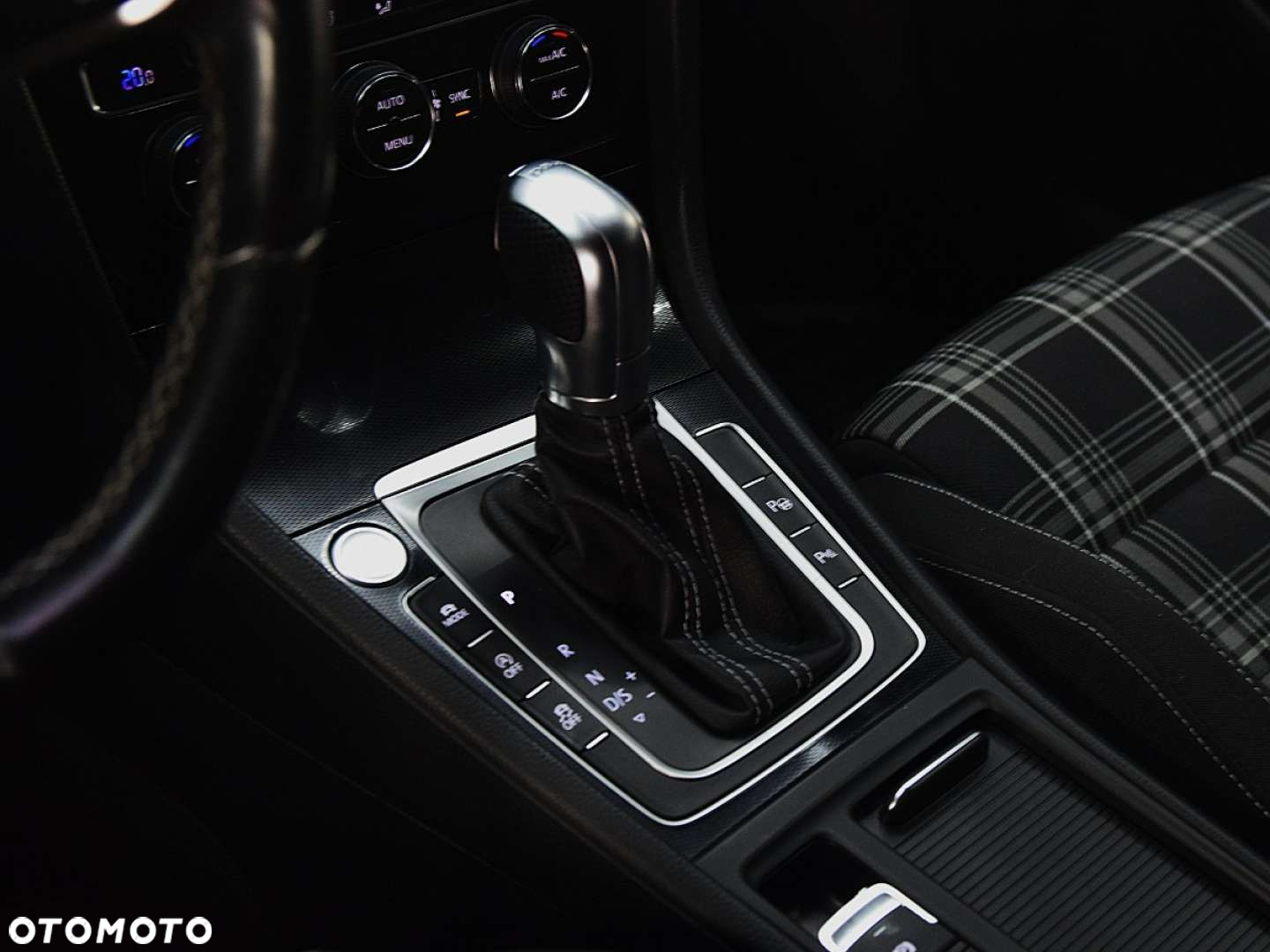 Volkswagen Golf - 19