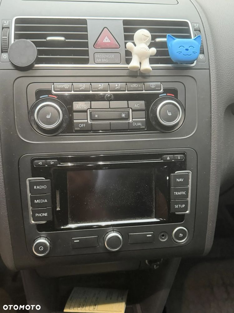 Volkswagen Touran - 10
