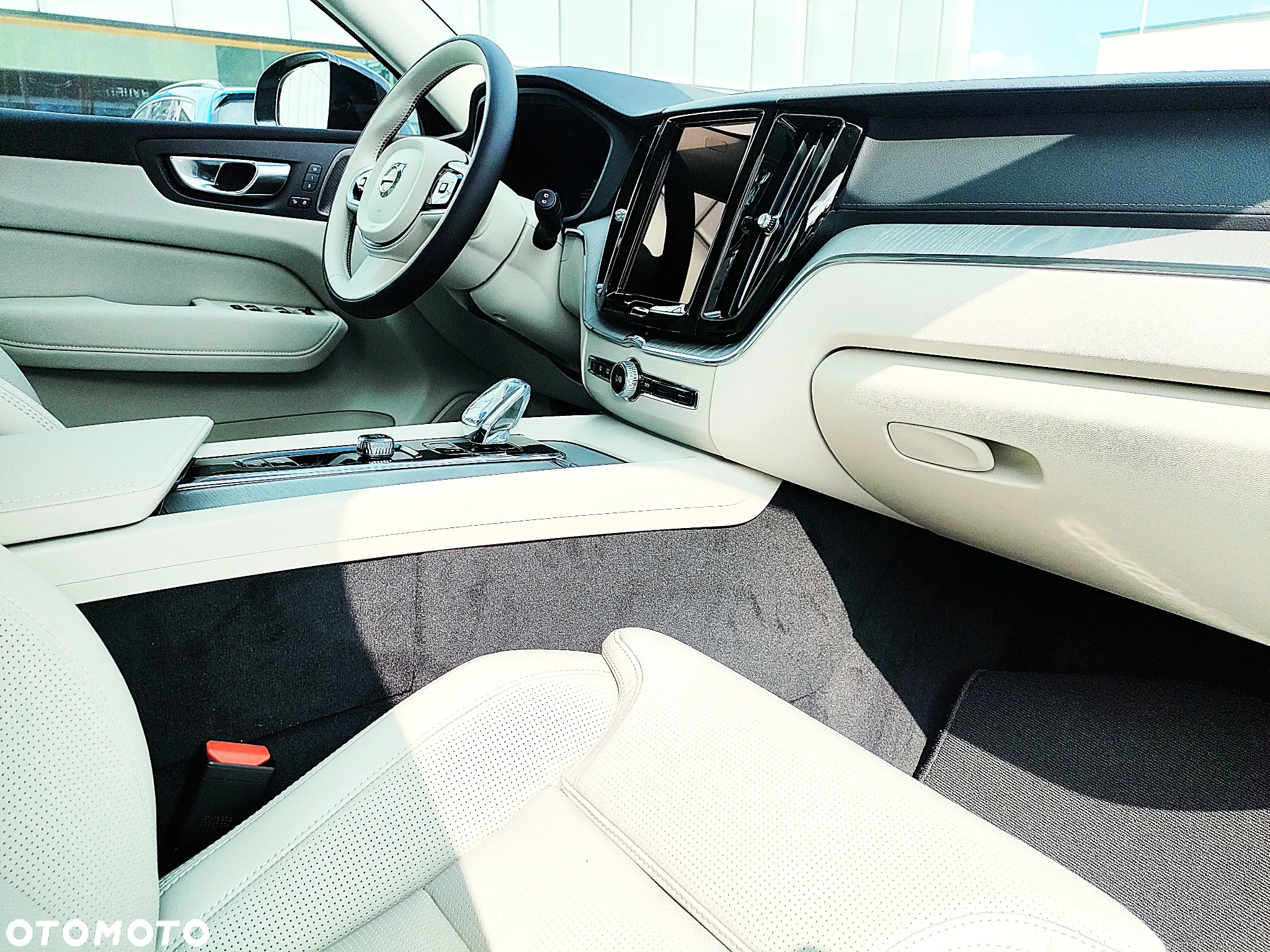 Volvo XC 60 T8 Plug-In Hybrid AWD Ultra Dark - 13