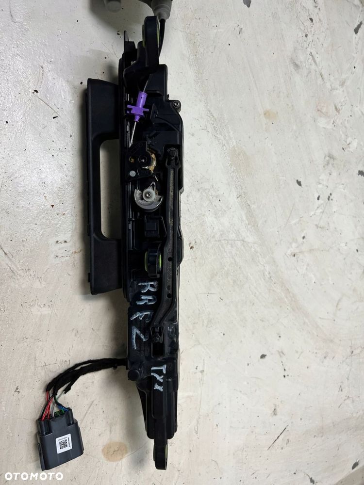 RANGE ROVER EVOQUE L551 KLAMKA DRZWI PRAWY TYŁ - 4