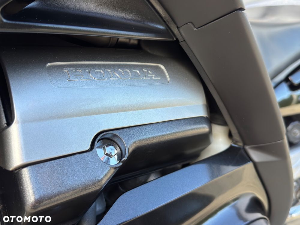 Honda ST - 40