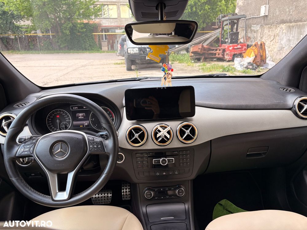 Mercedes-Benz B 180 - 4