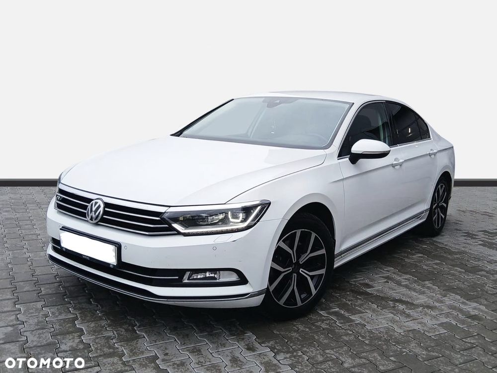 Volkswagen Passat - 1