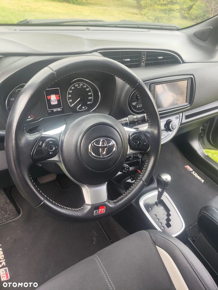 Toyota Yaris 1.5 VVT-i GR Sport - 25
