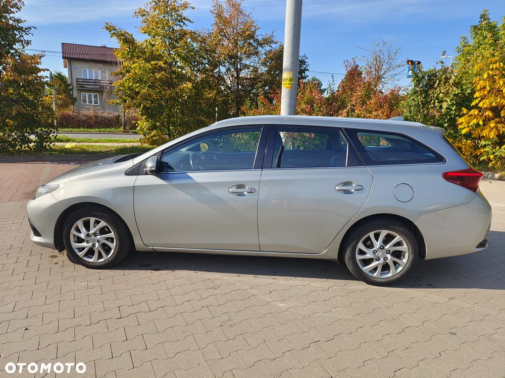 Toyota Auris - 2