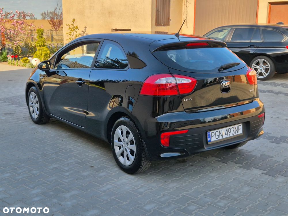 Kia Rio 1.2 Dream Team Edition - 14