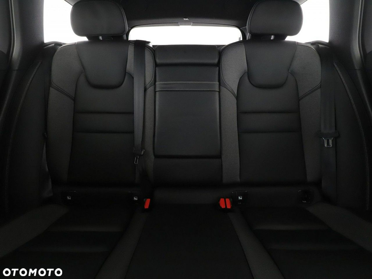 Volvo V60 T6 Plug-in Hybrid AWD Plus Dark - 19