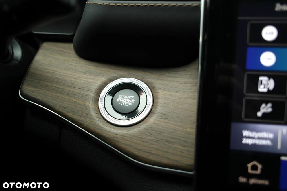 Jeep Grand Cherokee - 25