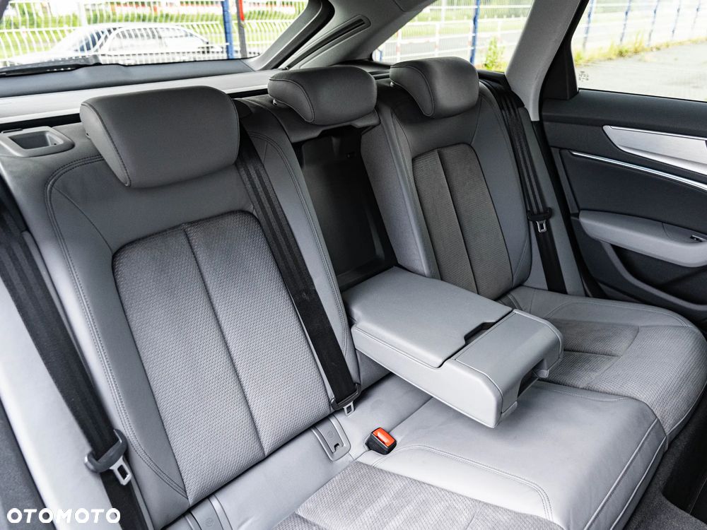Audi A6 Avant 55 TFSI e quattro S tronic S line - 25
