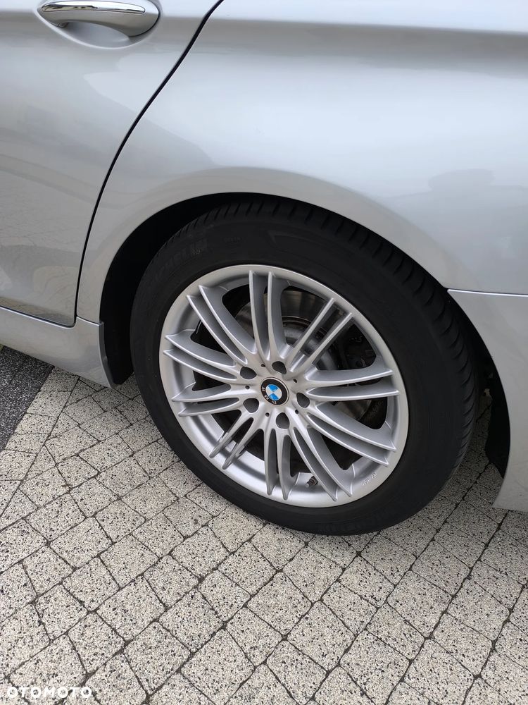 BMW Seria 5 525d - 21
