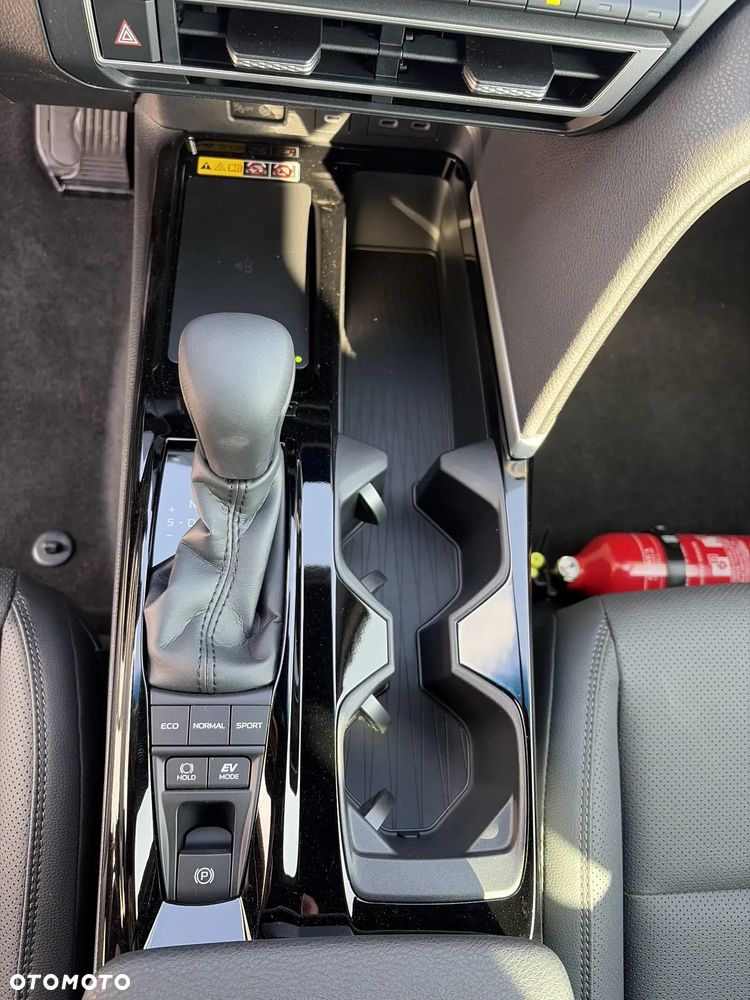 Toyota Camry 2.5 Hybrid Dynamic Force Comfort e-CVT - 22