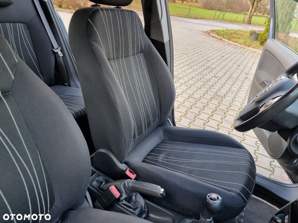 Opel Corsa 1.4 16V Innovation - 20