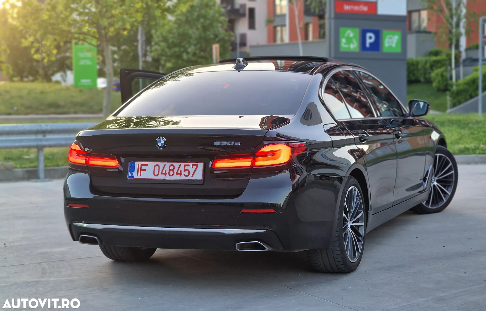 BMW Seria 5 530e Aut. Luxury Line - 9