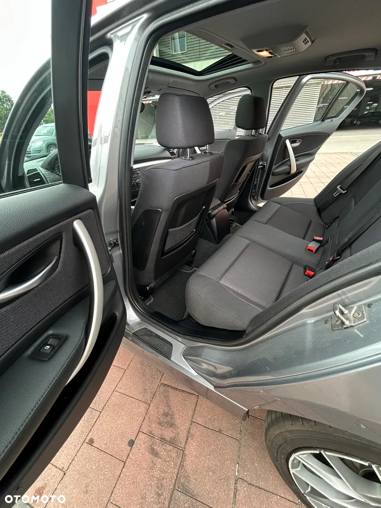 BMW Seria 1 120d - 22