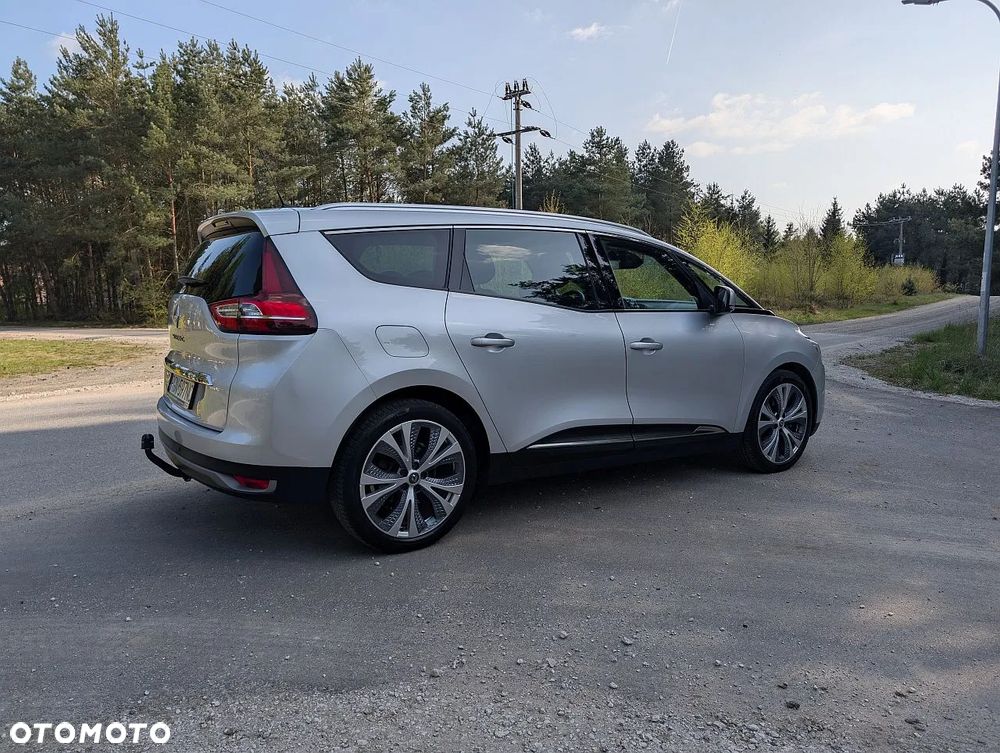 Renault Grand Scenic - 10