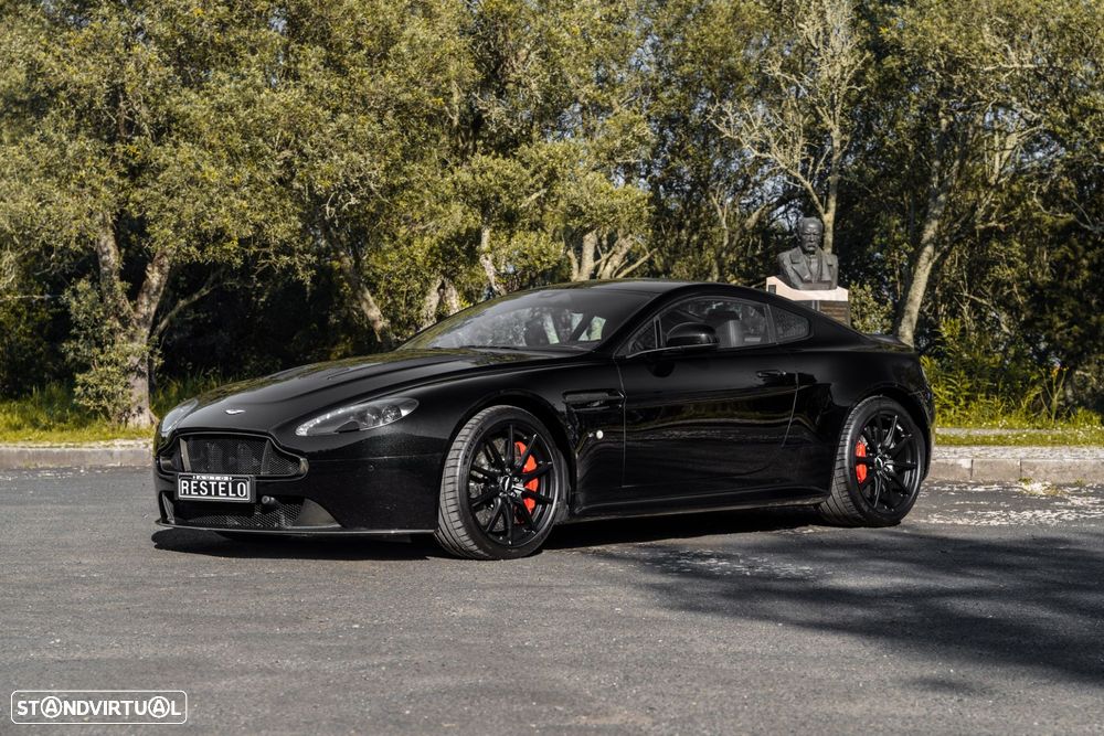 Aston Martin Vantage Coupe - 1