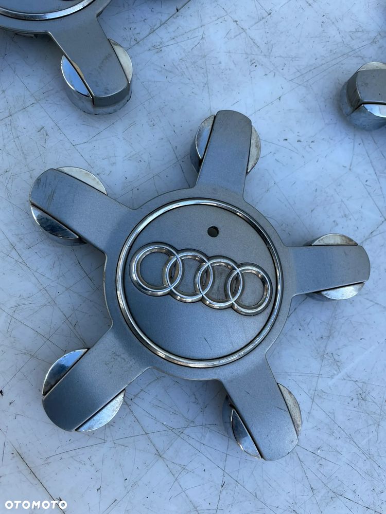 DEKIELKI DEKIELEK FELG ALUMINIOWYCH AUDI  8R0601165 - 2