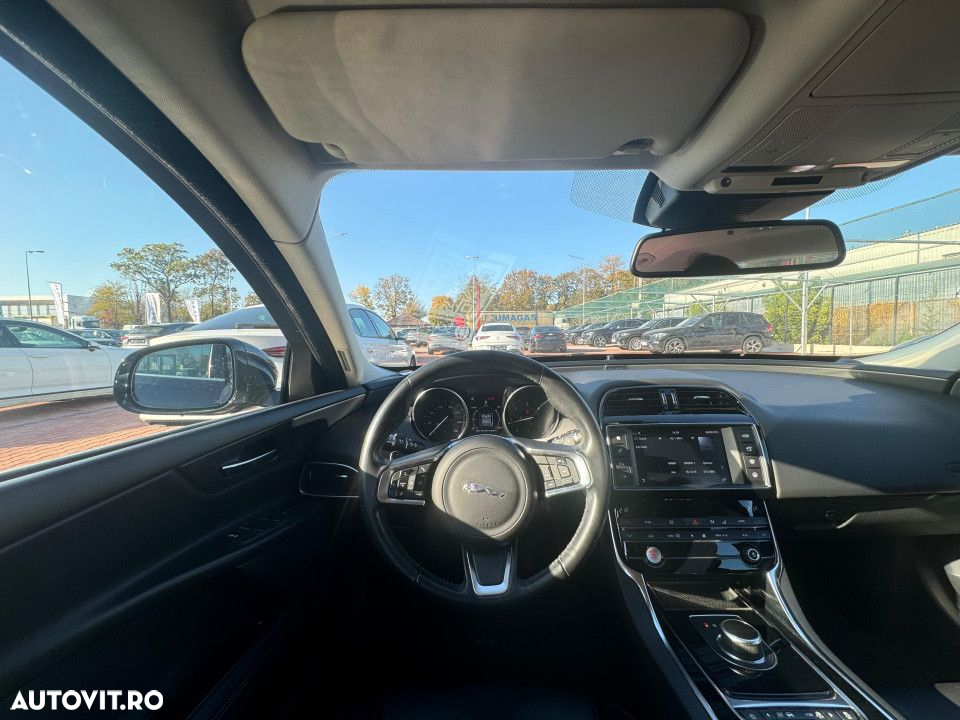 Jaguar XE 20d Aut. Prestige - 11