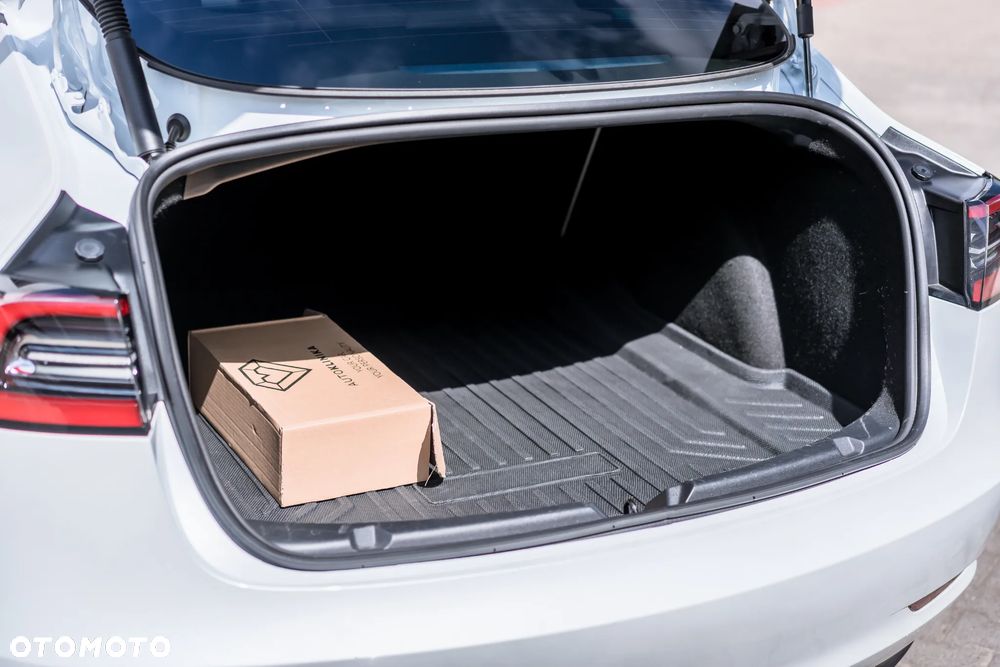 Tesla Model 3 AWD - 21