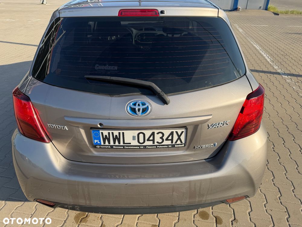 Toyota Yaris Hybrid 100 Life - 3