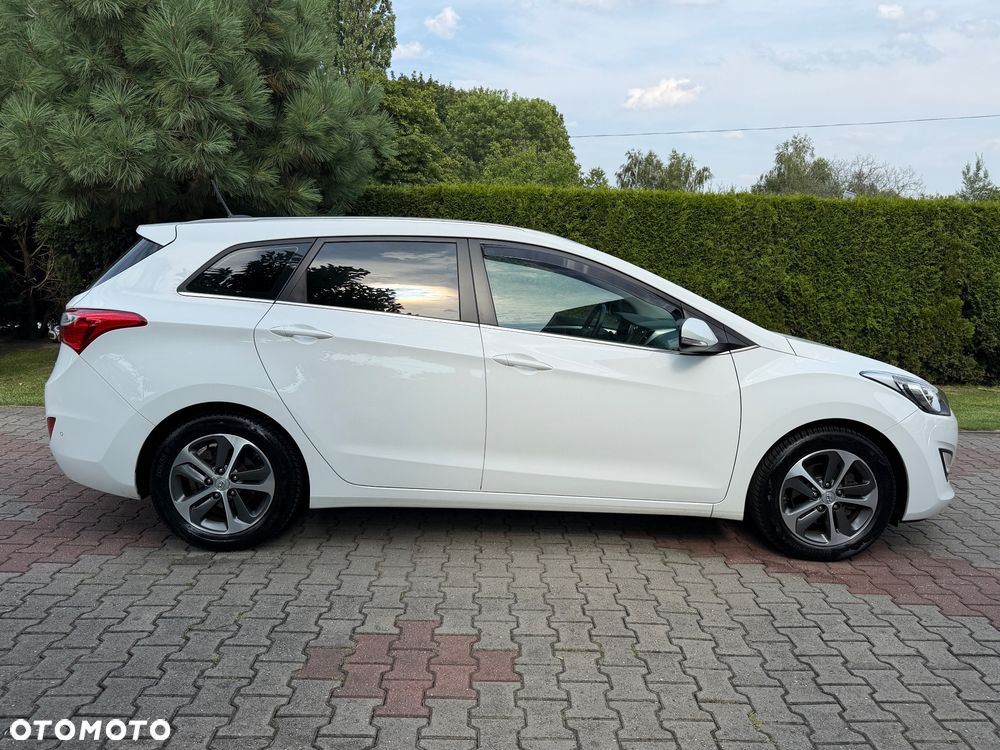 Hyundai i30 blue Kombi 1.4 YES Silver - 6