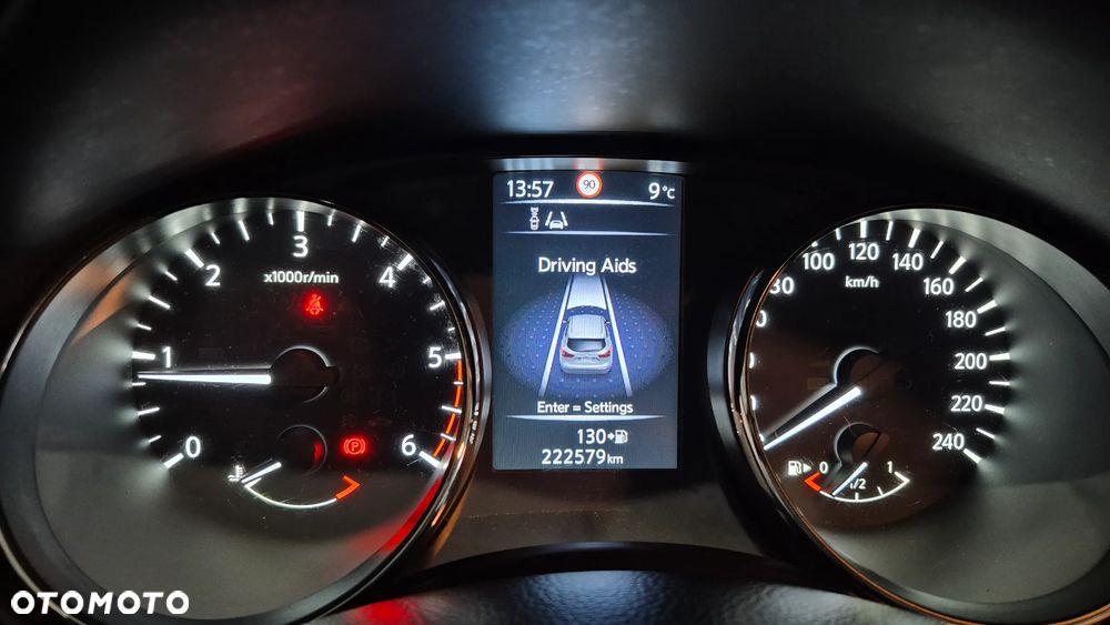 Nissan Qashqai 1.6 dCi N-Connecta - 19