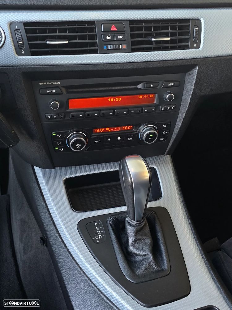 BMW 320 d Touring Auto - 19